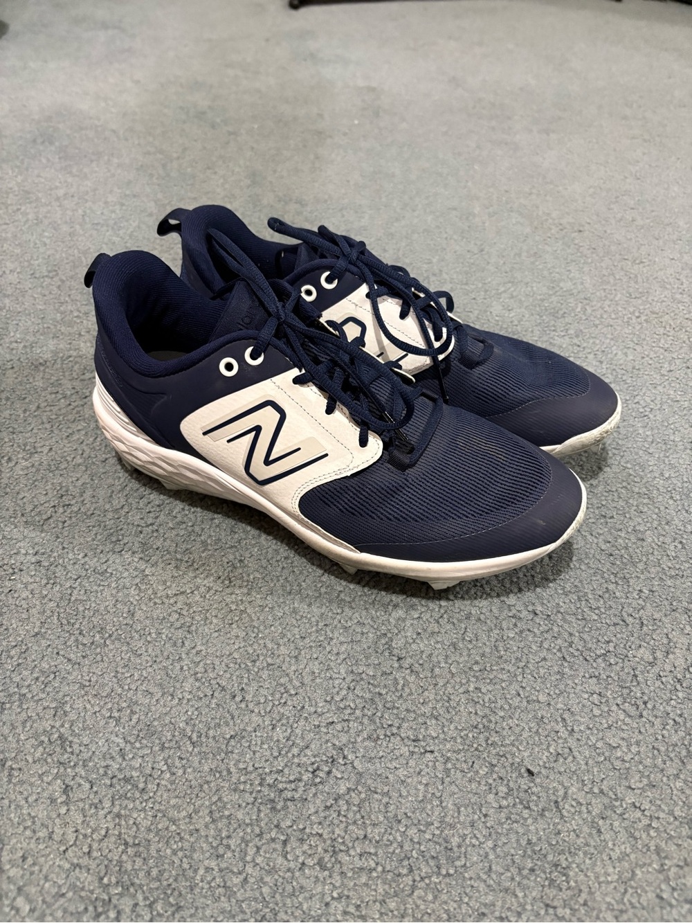 New Balance Men's Navy and White Molded Baseball Cleats Men’s 12.5 Wide (2E)